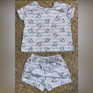 Girls Minnie Mouse 2 Pc Pajama Set Disney Size 5 Short Sleeve Top & Shorts